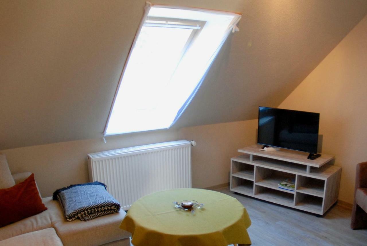 Hof Olde Warft Apartment Oldenswort Bagian luar foto